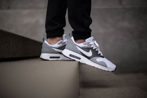 nike sneaker air max tavas grau weiß|Nike Air Max Tavas: review and details Sneakers .